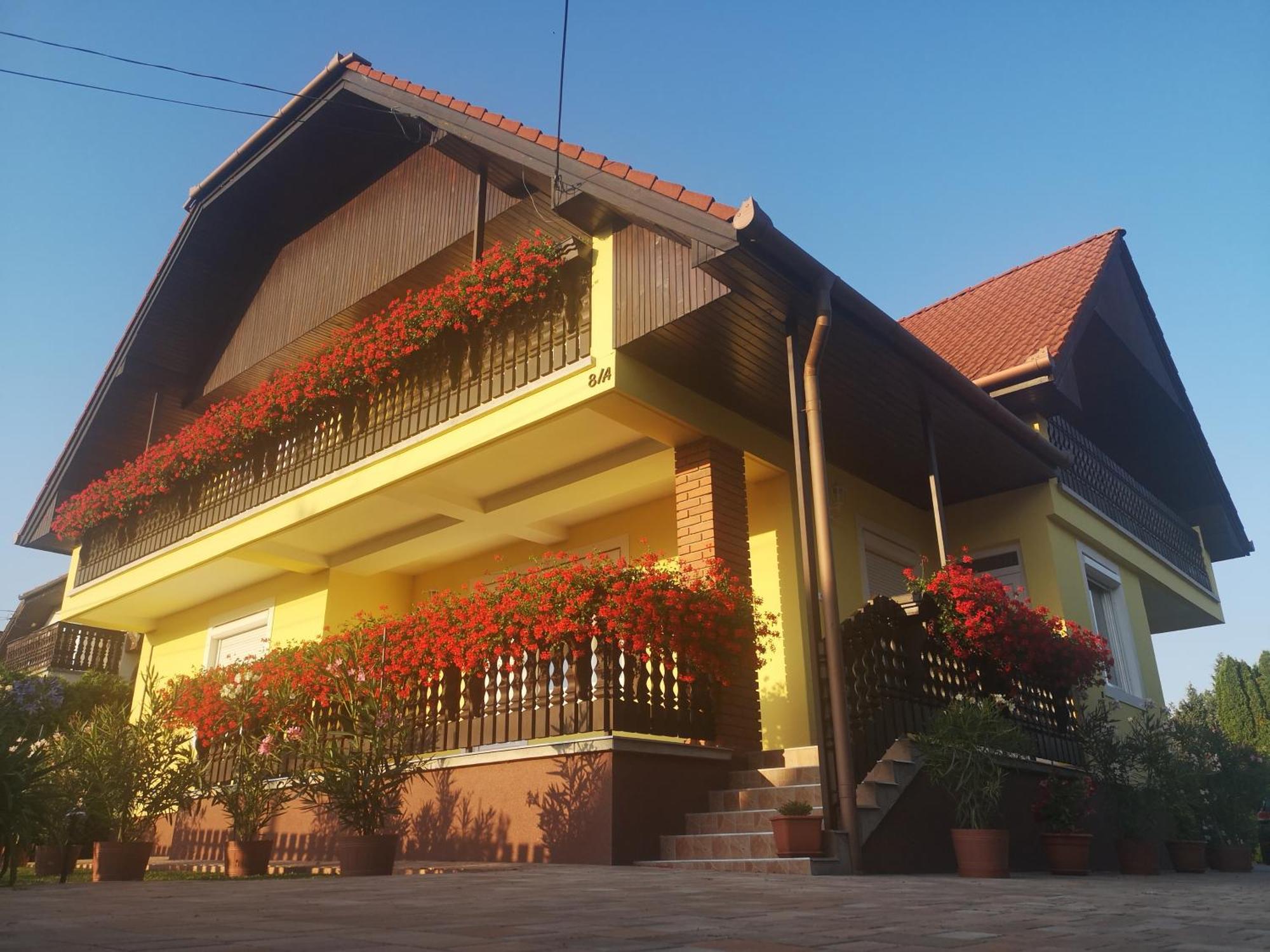 Hotel Zsuzsi Vendeghaz Zalaegerszeg Zewnętrze zdjęcie
