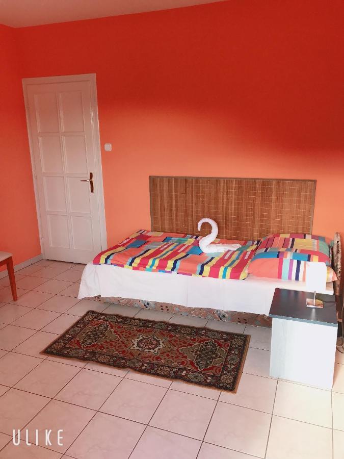 Hotel Zsuzsi Vendeghaz Zalaegerszeg Zewnętrze zdjęcie